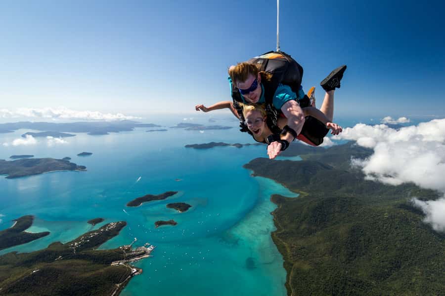 Airlie Beach: Tandem Skydive over the Whitsundays - The View From 15,000 Feet Is the Real Attraction