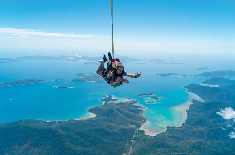 Airlie Beach: Tandem Skydive over the Whitsundays - What Happens in the Air: Freefall, Then a Controlled Glide
