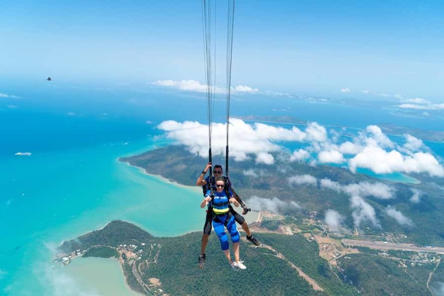 Airlie Beach: Tandem Skydive over the Whitsundays - Weather, Risk, and Realistic Expectations