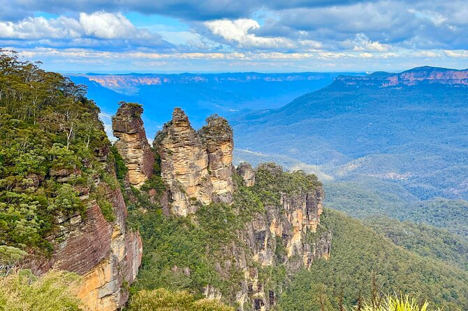 Blue Mountains Small Group Tour with Waterfall Walk & Fresh Lunch - Morning Logistics: Haymarket Pickup, Mini Bus Ride, and a Quick Pre-Stop