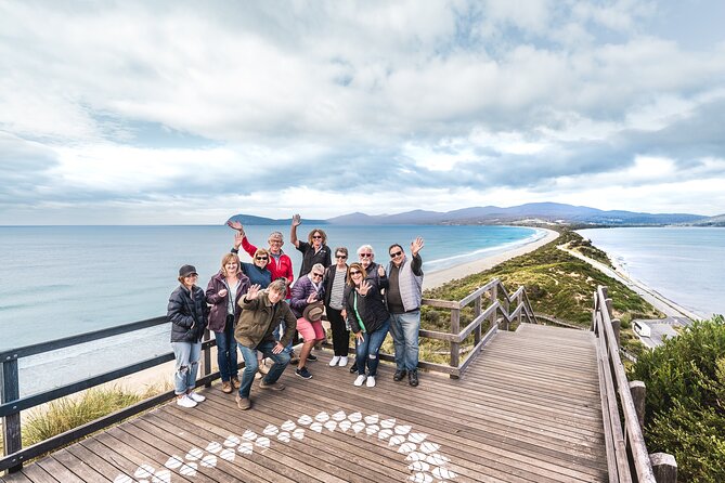 Bruny Island Food, Sightseeing, Guided Lighthouse Tour & Lunch - Lunch at Bruny Island Hotel: filling local food with diet options
