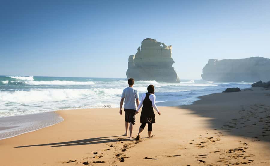 From Melbourne: Great Ocean Road Full-Day Guided Trip - Apollo Bay lunch break: local seafood, your pace, and a quick reset