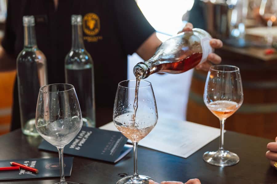 From Sydney: Full-Day Hunter Valley Wine Tour & Lunch - Lunch at the middle: regroup, eat, and keep it moving