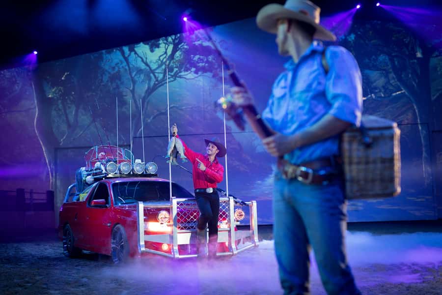 Gold Coast: Australian Outback Spectacular Dinner & Show - Your 3-course dinner and drinks: what’s included and how it feels during the show