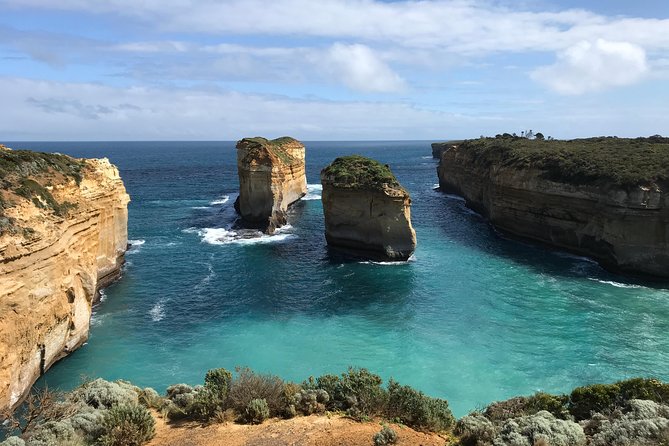 Great Ocean Road Reverse Itinerary Boutique Tour - Max 11 Guests - Loch Ard Gorge: shipwreck drama on a beach you can stand on