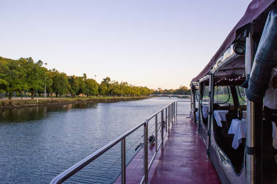 Melbourne: 4-Course Dinner Cruise with Drinks - Comfort on board: fully enclosed, with weather-proof appeal