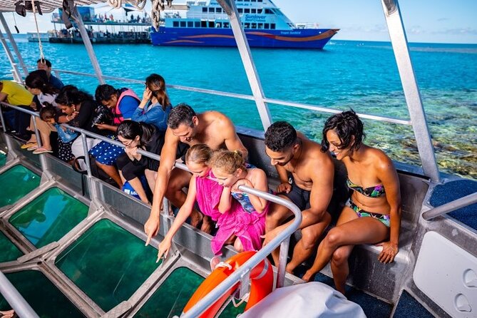 Sunlover Reef Cruises Cairns Great Barrier Reef Experience - Lunch on the pontoon: buffet reality and how to handle food needs