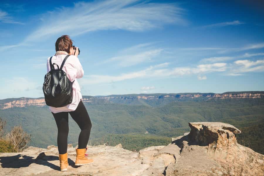 Sydney: Blue Mountains Wildlife & Bushwalk Small-Group Tour - Three Sisters at Katoomba: the iconic stop without the chaos