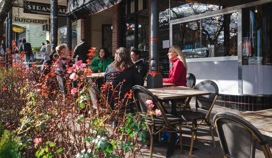 Sydney: Blue Mountains Wildlife & Bushwalk Small-Group Tour - Lunch in Leura or Katoomba: how to use your 60 minutes