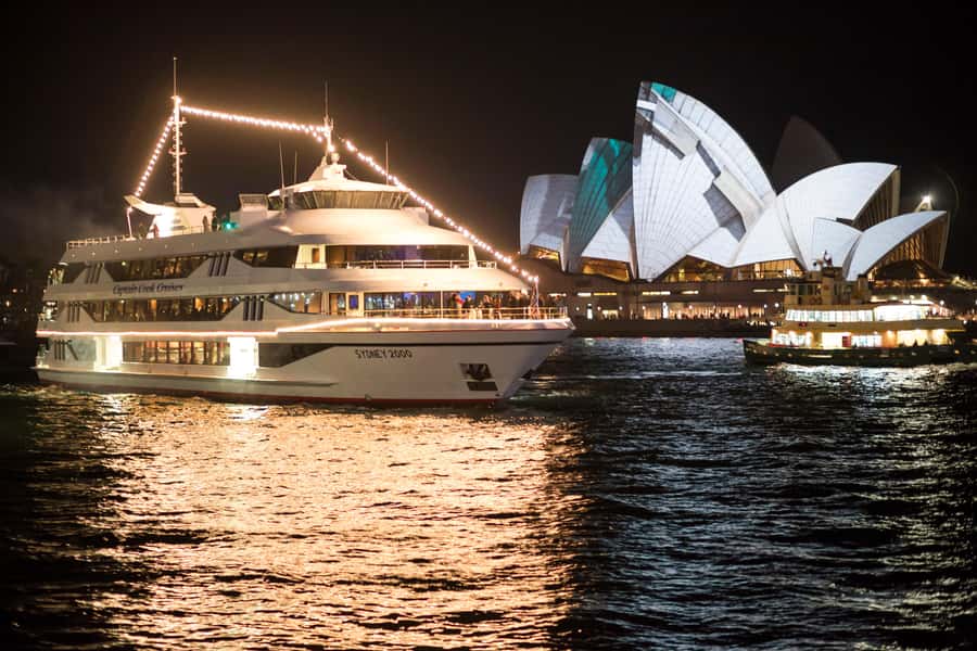 Sydney: Harbour Dinner Cruise with 3, 4 or 6-Course Menu - Drinks, ordering by QR code, and the real value of the $88 ticket