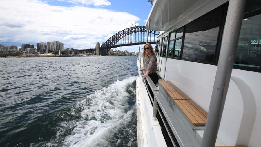 Sydney: Morning or Afternoon Harbour Sightseeing Cruise - Snacks and drinks: tea, coffee, biscuits, and fruit