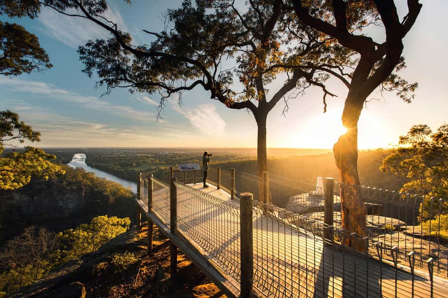 Sydney: Waterfall Bushwalk and Blue Mountain Sunset Day Trip - Echo Point to Lincoln’s Rock: how the sunset stop works in real life