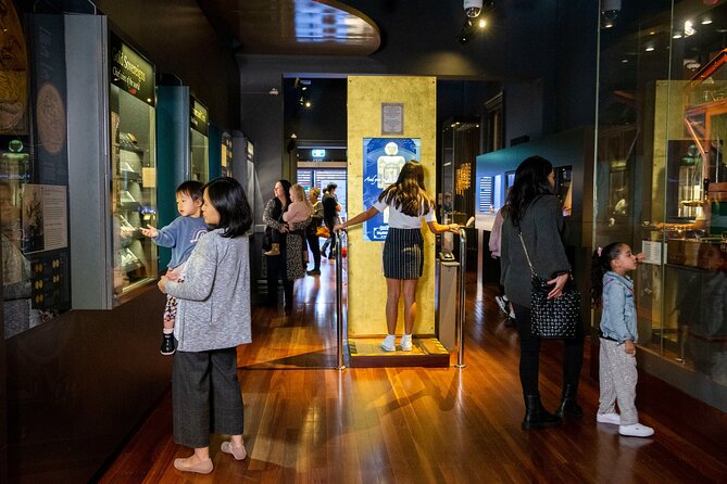 The Perth Mint Gold Tour - Hands-on moments: bullion handling and your weight in gold