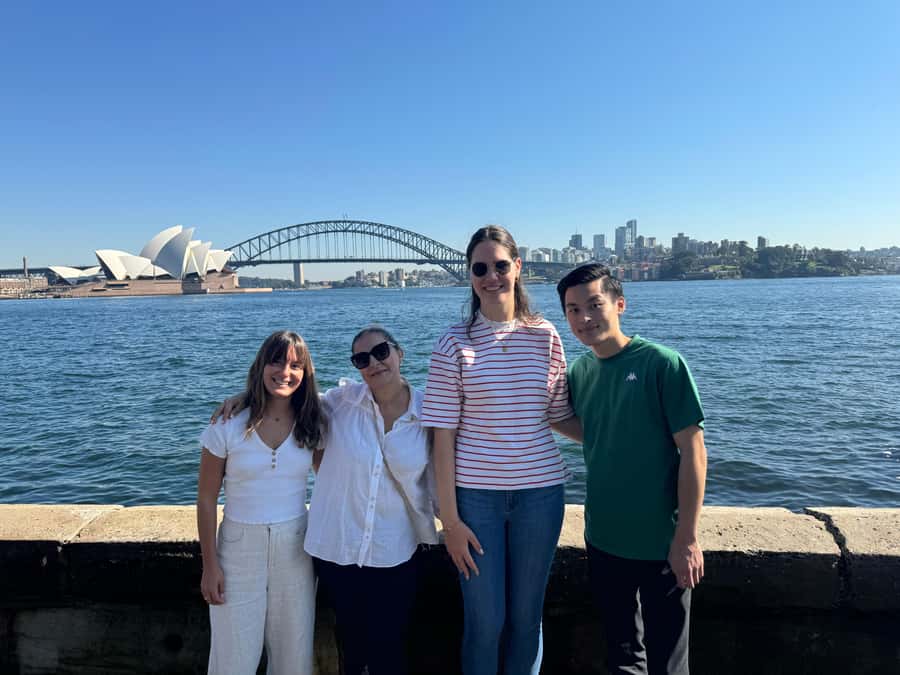 1/2 day Sydney Sightseeing and Bondi Beach Tour - Bondi Beach: Up to One Hour to Relax, Walk, or Just Watch the Sea