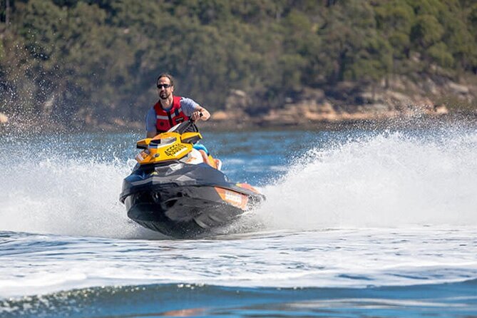 1 Hour Jet Ski Safari - Back under the bridges: where the adrenaline really shows up