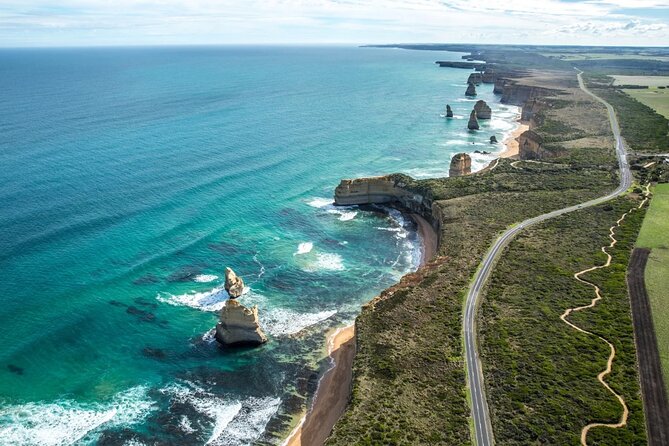 12 Apostles,Great Ocean Road Tour - hotel PICKUP & free entries - Why the reverse route matters on the Great Ocean Road
