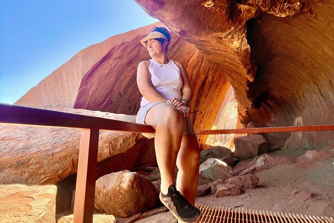 2 Day Uluru Red Centre Rock Tour from Alice Springs to Yulara - Kantju Gorge and sunset at Uluru: the day’s payoff