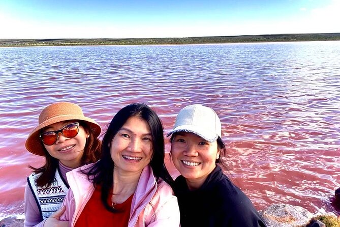 2 Days One Night Tour at Pink Lake Natures Window and Pinnacles - Getting set up for the Pink Lake sunrise you actually came for