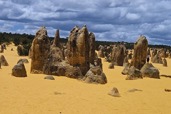 2 Days One Night Tour at Pink Lake Natures Window and Pinnacles - Price and value: private up-to-8 for $2,058.49 per group