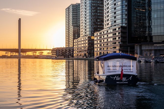 2-Hour Self-Drive Boat Hire on the Yarra River - Herring Island Park: the best place to hop off