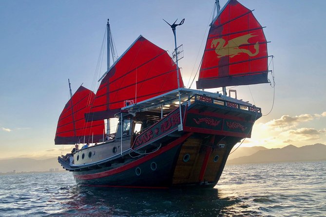 2 Hour Sunset Sailing - BYO drinks and the no red wine rule