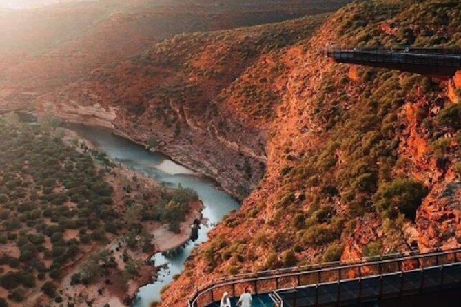 3 Day Pink Lake and Margaret River tour - Kalbarri National Park: coastal cliffs plus Natural Window views
