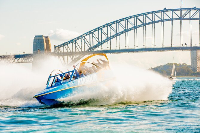 30-Minute Sydney Harbour Jet Boat Ride: Jet Blast - Landmark Route: Opera House, Harbour Islands, Watsons Bay, Rose Bay