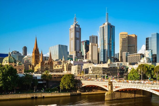 4 Hour Private Tour of Melbourne's Iconic Highlights with Guide - Shrine of Remembrance and the Port Phillip Bay view