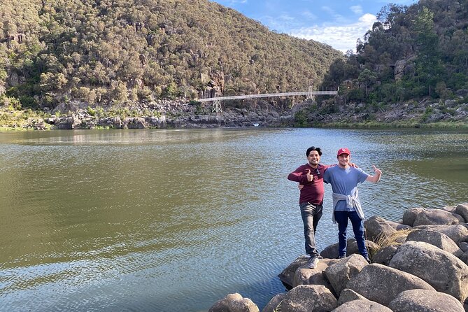 5-Day Best of Tasmania Tour from Hobart - Day 3: Cradle Mountain walks (Dove Lake vs Marion’s Lookout) plus Sheffield murals