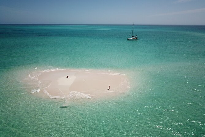 5 Night Ningaloo Reef Ningaloo Escape from Coral Bay - Day 5: kayak or SUP along the secluded coastline (and why it’s a different kind of viewing)