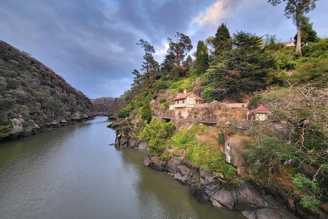 6-Days Discovery Tour of Tasmania - Comfort Style - Day 1 to Queenstown: Russell Falls, Lake St Clair, and Wild Rivers magic