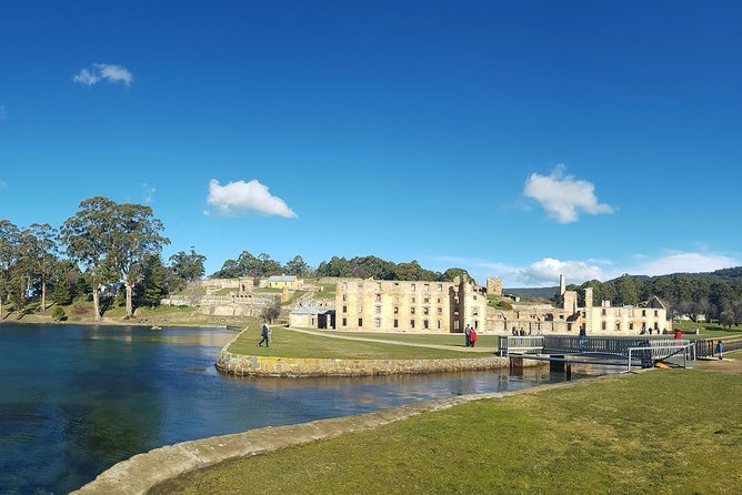 7-Day Super Value Tour of Tasmania: Explore Tasmania's West and East Coasts - Day 6: Bonorong Wildlife Sanctuary, Georgian Richmond, and Wellington Park on Kunanyi