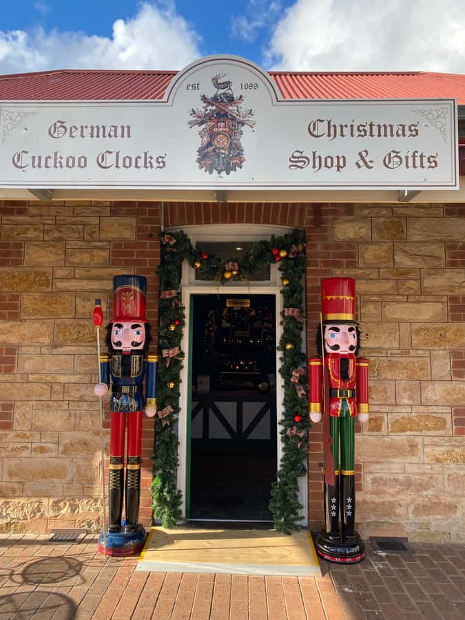Adelaide: Adelaide Hills and Hahndorf Guided Tour with Lunch - Getting From Adelaide to the Hills (Without Stress)