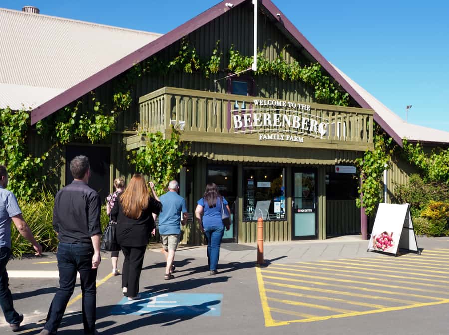 Adelaide: City, Adelaide Hills Villages, and Hahndorf Tour - The guide factor: why the day feels smooth