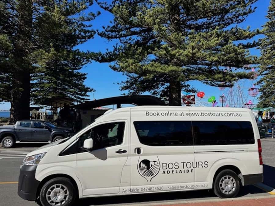 Adelaide: City Highlights and Hahndorf Tour with Pickup - North Terrace and North Adelaide: the city’s highlights, explained from the road