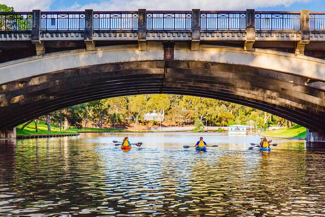 Adelaide City Kayak Tour - Getting started with no kayaking experience (and actually feeling safe)
