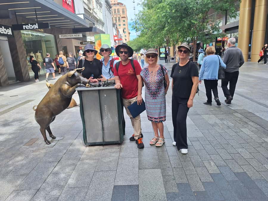 Adelaide: Guided Ultimate Walking Tour with Drink and Snack - Art Gallery of South Australia and the University of Adelaide: culture and ideas in plain sight