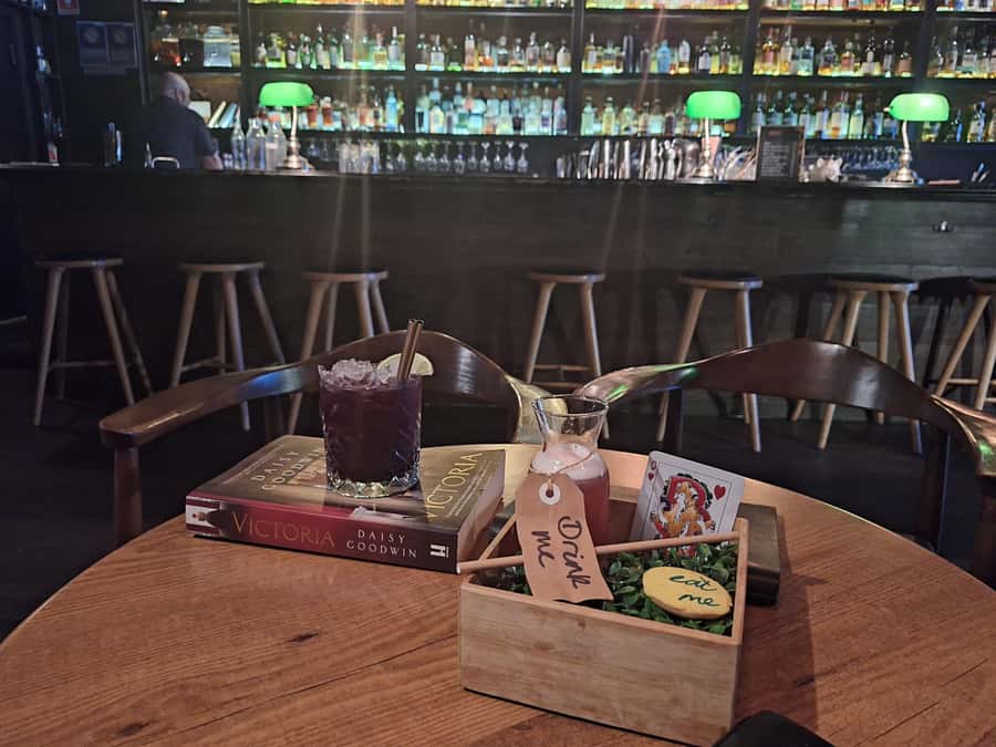 Adelaide: Hidden Bar Tour with Local Guide - How the 150 minutes flow: stories between four drinks stops
