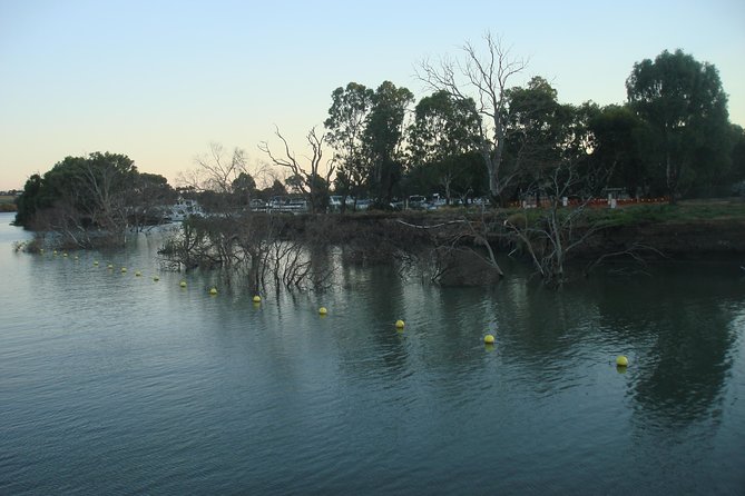 Adelaide Hills Tour with River Murray Lunch Cruise - Onboard Lunch: A 2-Course Meal That Makes the Day Work