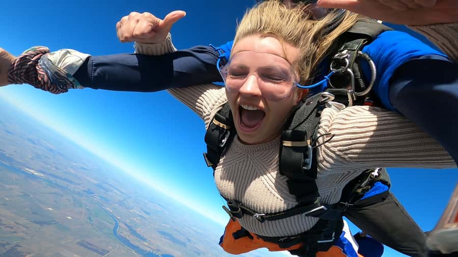 Adelaide: Tandem Skydiving over Lake Alexandrina - From Wellington Airfield to Gear-Up: The Dropzone Day Rhythm