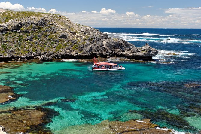 Adventure Rottnest Tour with Ferry & Adventure Cruise - Cathedral Rocks Stop: Fur Seals Up Close, Without Overdoing It