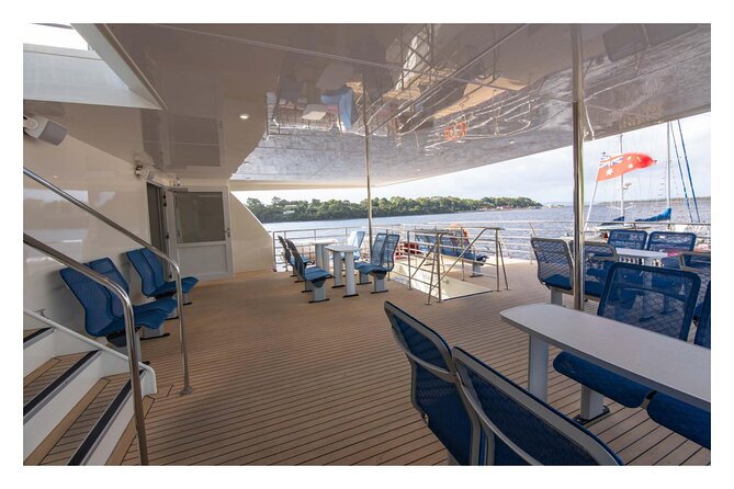 Afternoon Gordon River Dinner Cruise - Getting the best seats and handling the weather