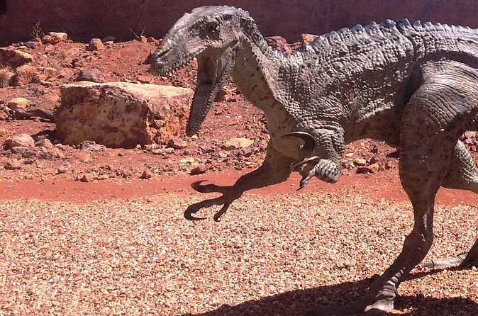 Age of Dinosaurs Museum Half Day Guided Transfer from Winton - The Footprints and Interactive Bits: Learning That Sticks