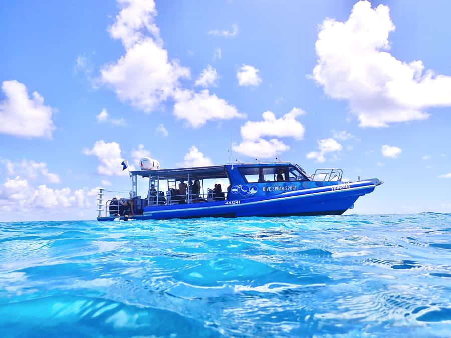 Agnes/1770: Southern Great Barrier Reef Snorkelling Day Trip - Break time and regrouping: you’ll want the break