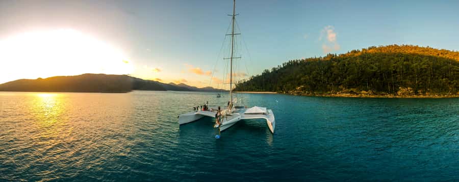 Airlie Beach: 2-Day Whitsunday Islands Sailing Snorkel Tour - Sailing past Hook, Hayman, Border, and Whitsunday Islands: the views you can feel