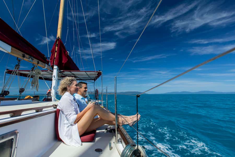 Airlie Beach: Adults-Only Whitehaven Beach Sailing Tour - Lunch onboard after the beach: comfort food with Whitsunday timing