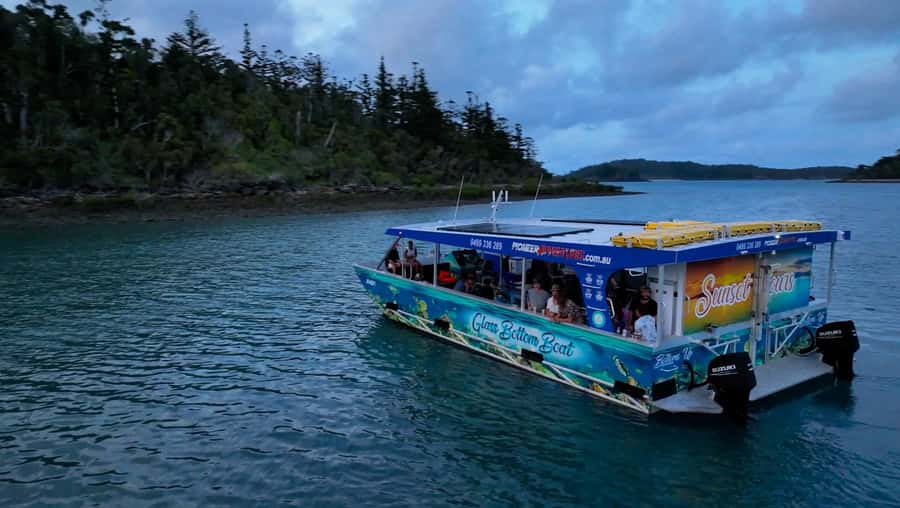 Airlie Beach: Bottoms Up Sunset Cruise with Drink - From safety briefing to first drink: the first 30 minutes