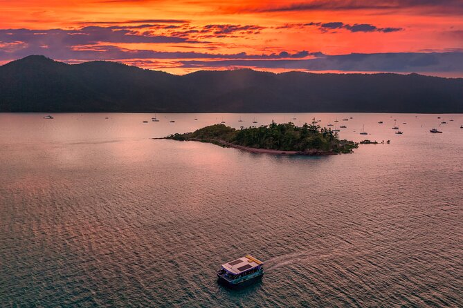 Airlie Beach Glass bottom boat Scenic Sunset Tour - Sunset timing: why the water view changes everything