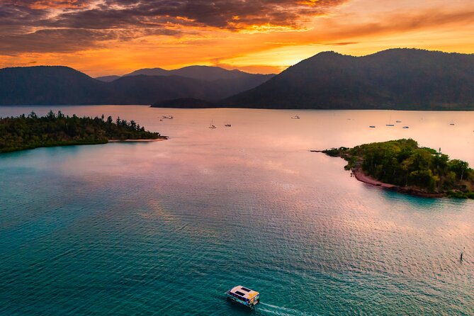 Airlie Beach Glass bottom boat Scenic Sunset Tour - The glass-bottom boat: comfort first, views second (and both matter)