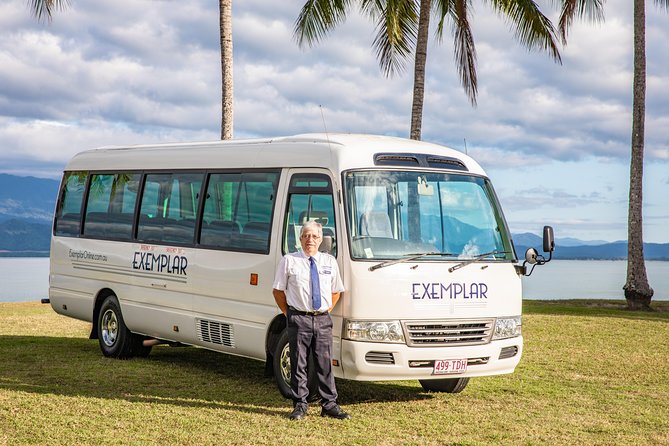 Airport Transfers between Cairns Airport and Cairns City - International Arrivals: Customs Exit and a Name Board in T1